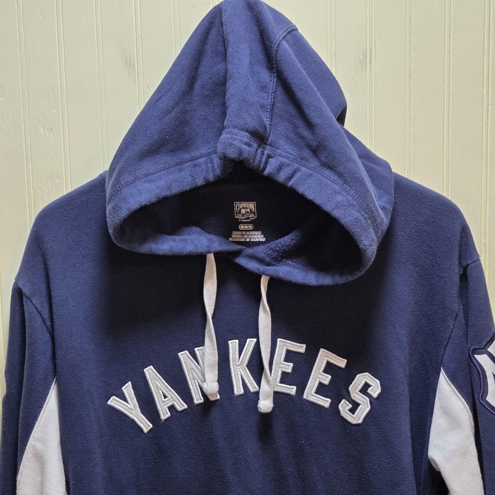 New York Yankees Hoodie Mens Medium Blue MLB Baseball Majestic Cooperstown